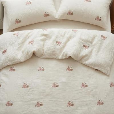 Mušelínové povlečení LATTÉ s drobnou výšivkou kytiček