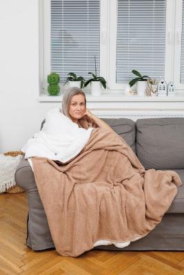 Deka OVEČKA® - COZY 150x200 cm – ČOKOLÁDOVÁ