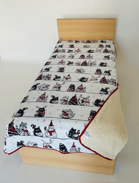 Deka OVEČKA® - mikroflanel tisk 140x200 cm, kočky na střeše