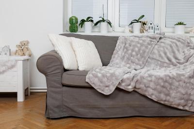 Luxusní deka mikroflanel/mikroplyš STELLA - 150x200 cm, design obláčky sv. šedá